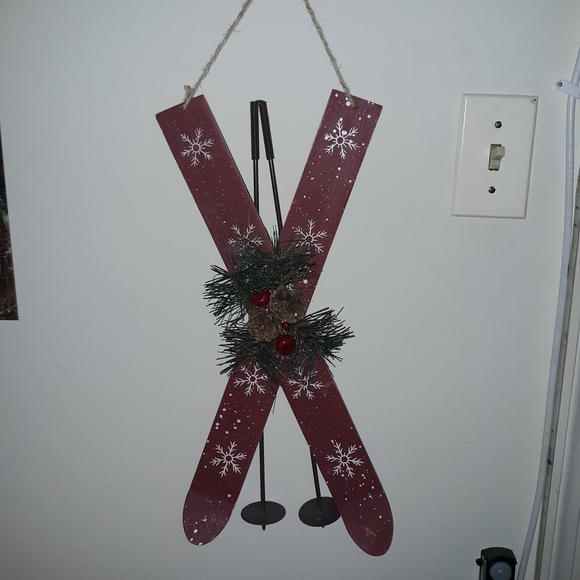 Other - Beautiful country hanging ski decor